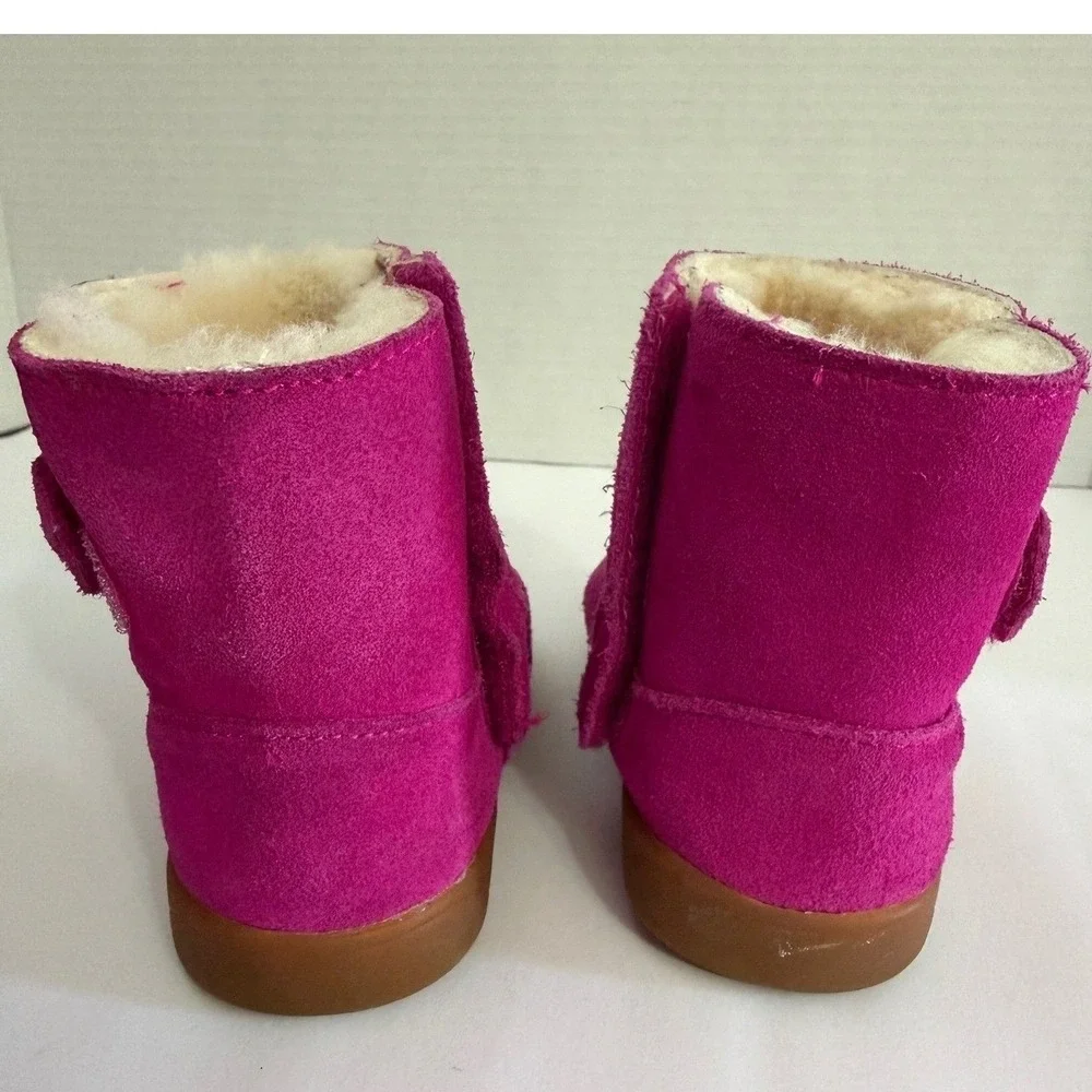 UGG Keelan‎ Pink Suede Sheepskin Lining Toddler Boots Kids Size 6 girls